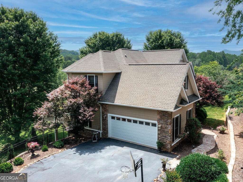 3 bedroom, 3.5 bathroom single family residence for sale at 115 Country Club View, Hayesville, NC 28904 — photo 2
