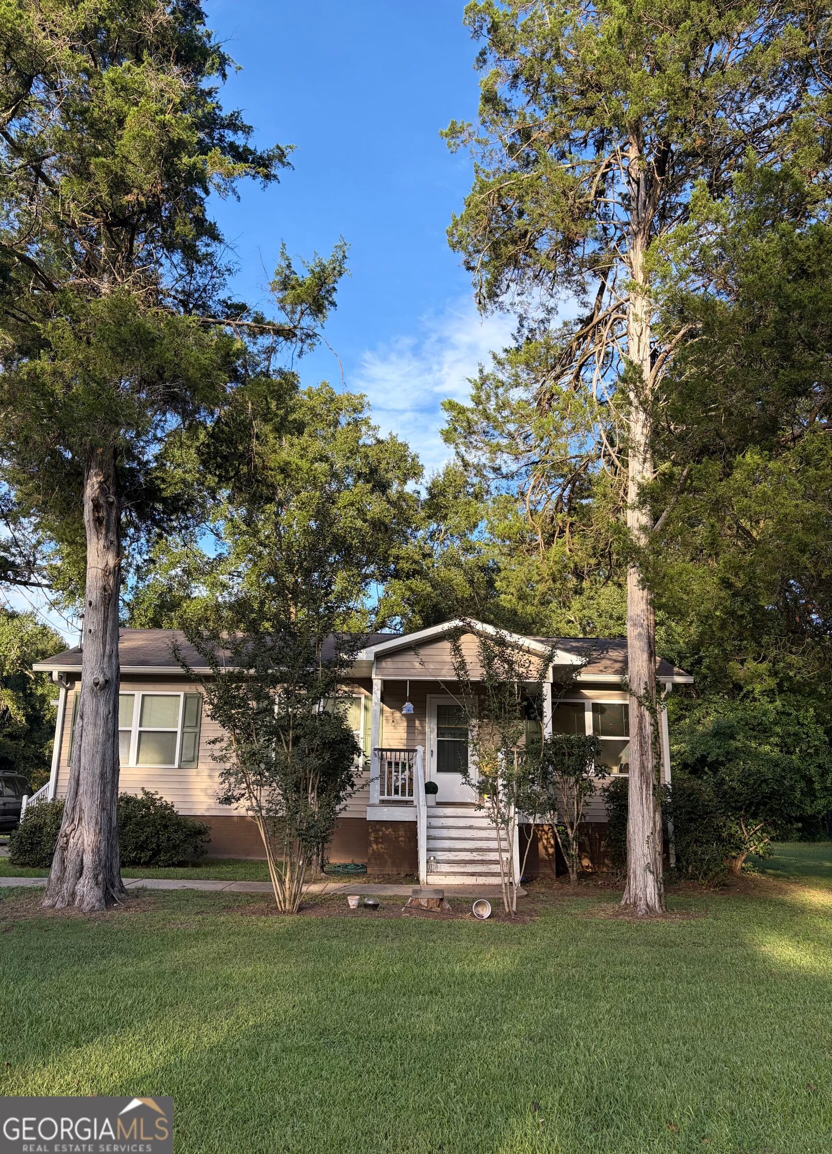 3 bedroom, 2 bathroom, 1,120 sq ft single family residence for sale at 405 Crawfordville Road, Union Point, GA 30669 — photo 3