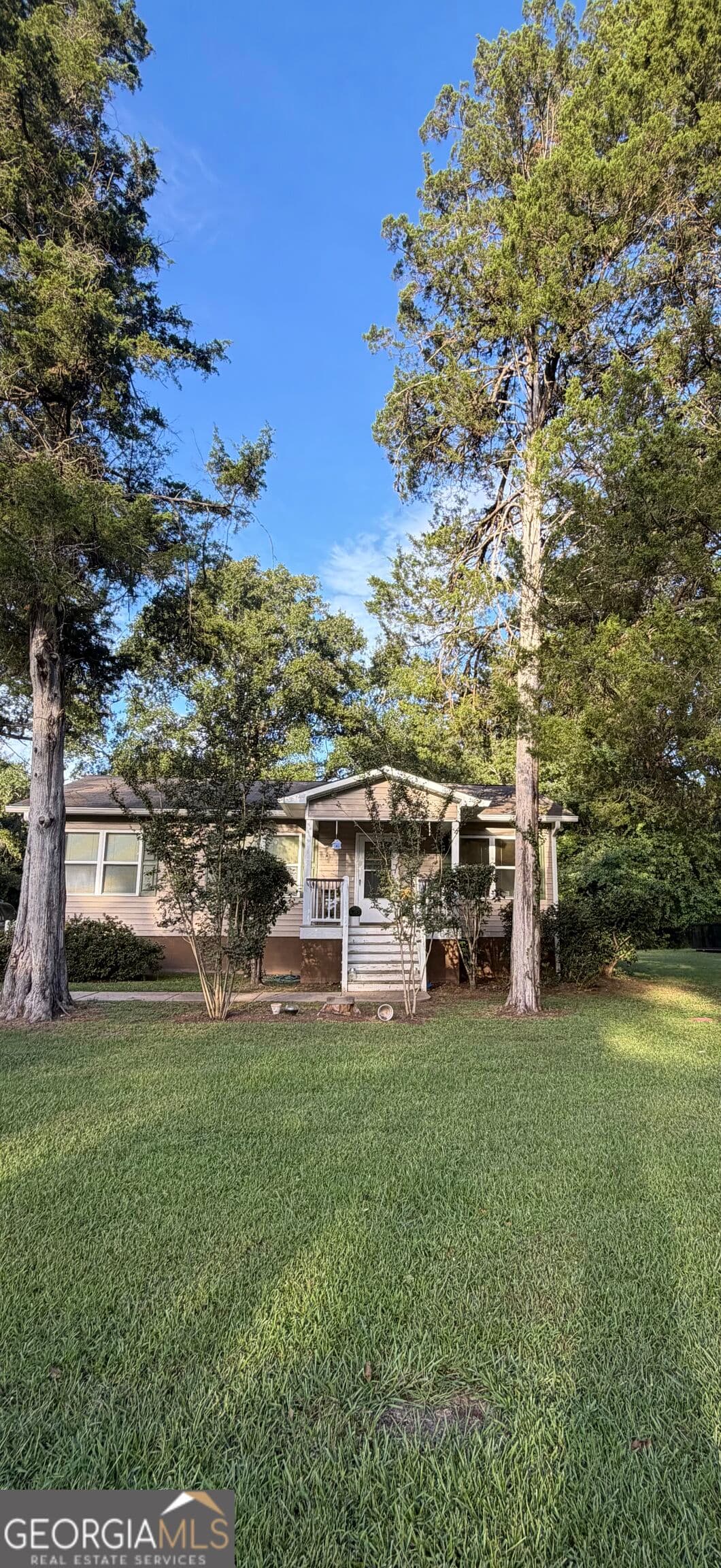 3 bedroom, 2 bathroom, 1,120 sq ft single family residence for sale at 405 Crawfordville Road, Union Point, GA 30669 — photo 4