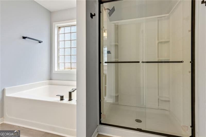 4 bedroom, 3 bathroom, 2,135 sq ft single family residence for sale at 412 Eglington Trail, Locust Grove, GA 30248 — photo 4