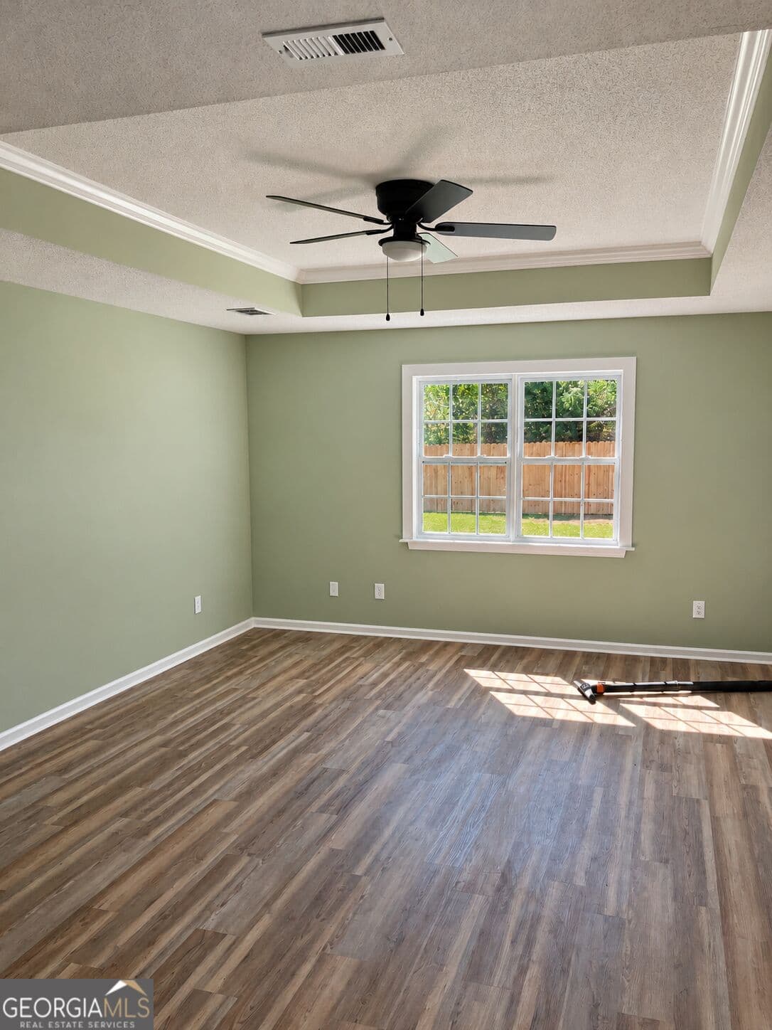 3 bedroom, 2 bathroom, 1,510 sq ft single family residence for sale at 927 Pine Cone Circle, Valdosta, GA 31602 — photo 7