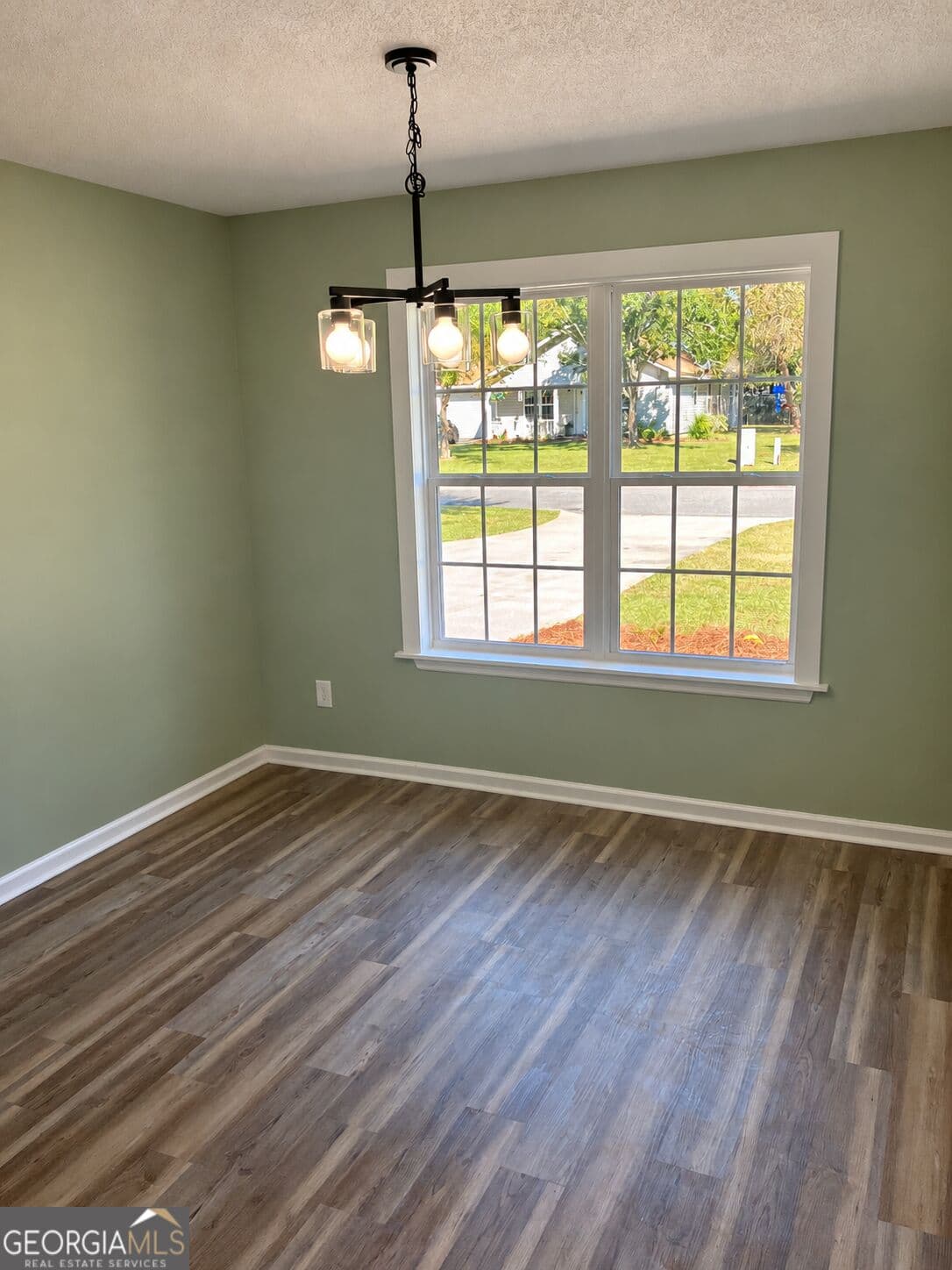3 bedroom, 2 bathroom, 1,510 sq ft single family residence for sale at 927 Pine Cone Circle, Valdosta, GA 31602 — photo 9