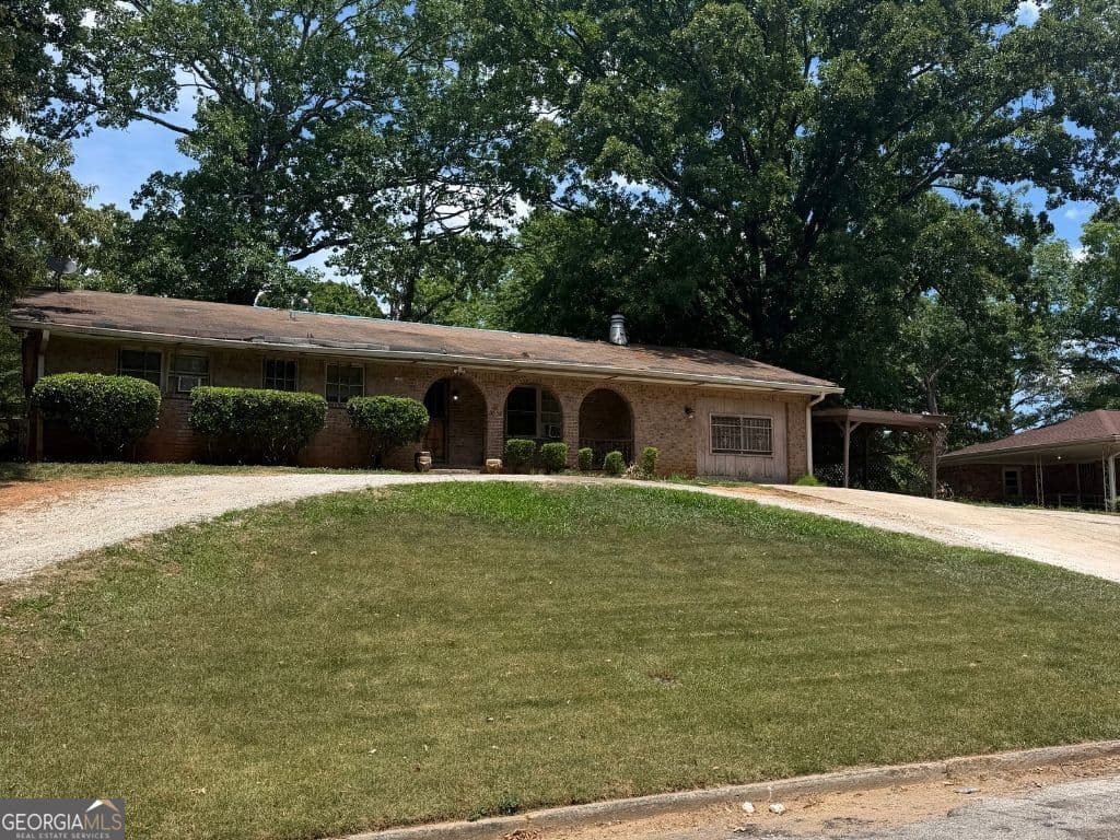 3 bedroom, 2 bathroom, 1,697 sq ft single family residence sold at 2556 Williamsburg Drive, Decatur, GA 30034