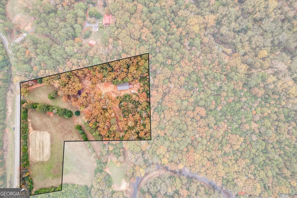 3 bedroom, 2.5 bathroom, 2,366 sq ft cabin,single family residence for sale at 1820 Salem Road, Lagrange, GA 30241 — photo 5