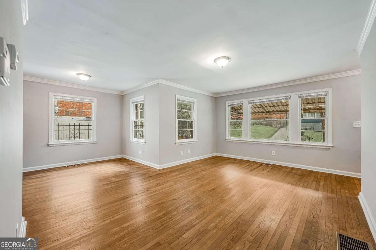 3 bedroom, 1 bathroom, 1,228 sq ft single family residence for rent at 847 Gertrude Place, Atlanta, GA 30318 for $1,900 a month — photo 2