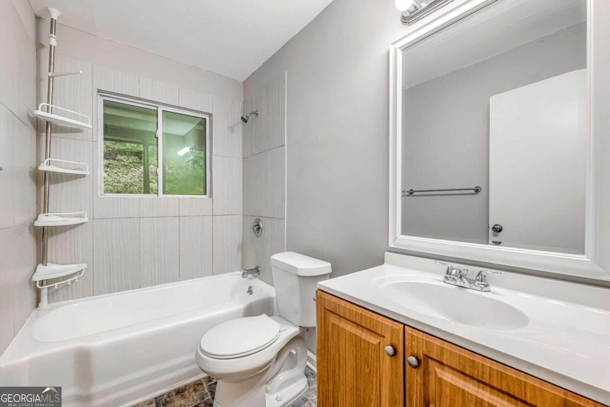 3 bedroom, 1 bathroom, 1,228 sq ft single family residence for rent at 847 Gertrude Place, Atlanta, GA 30318 for $1,900 a month — photo 9
