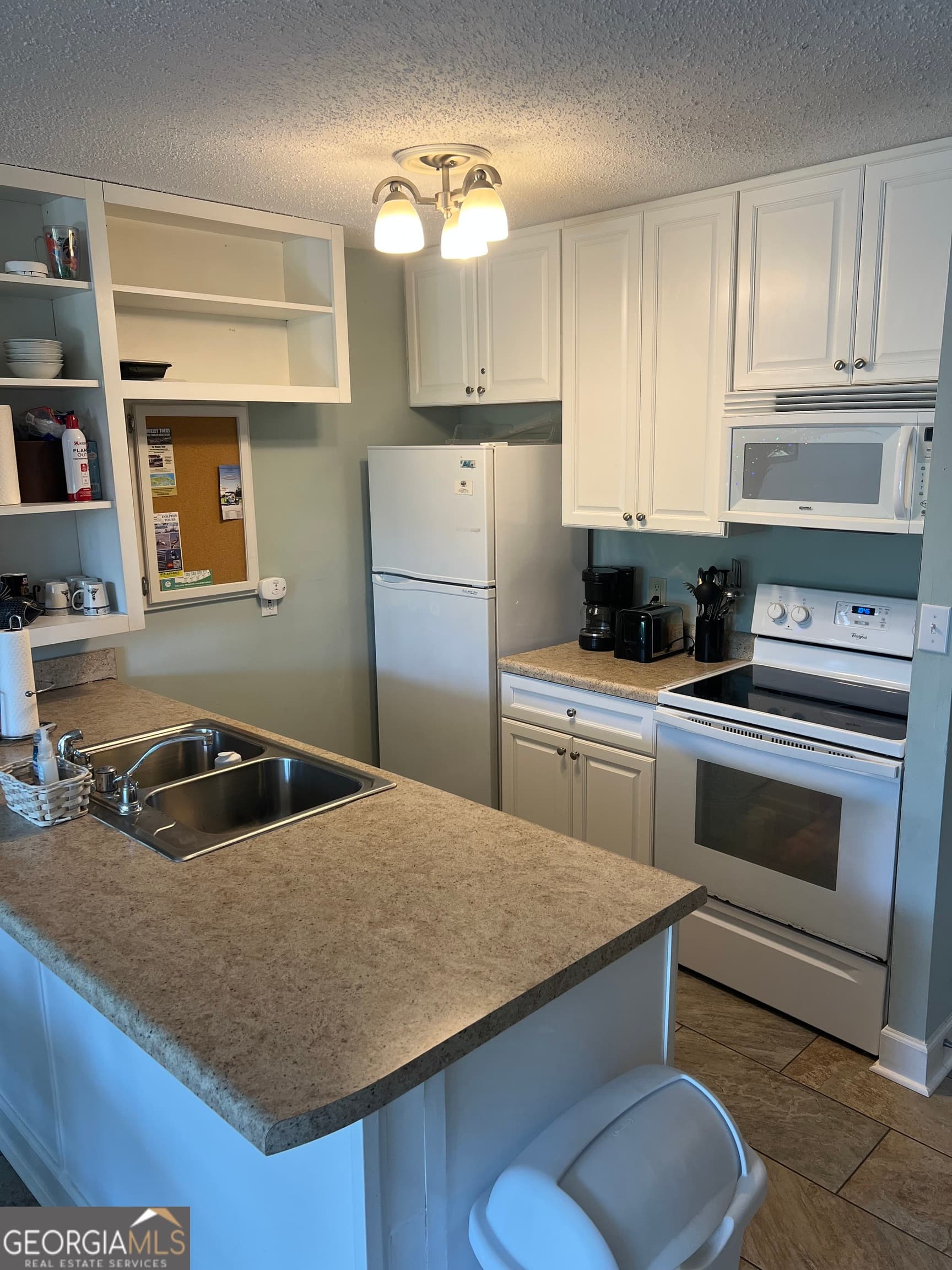 2 bedroom, 1 bathroom, 988 sq ft condominium for sale at 1175 N Beachview Drive, Jekyll Island, GA 31527 — photo 6