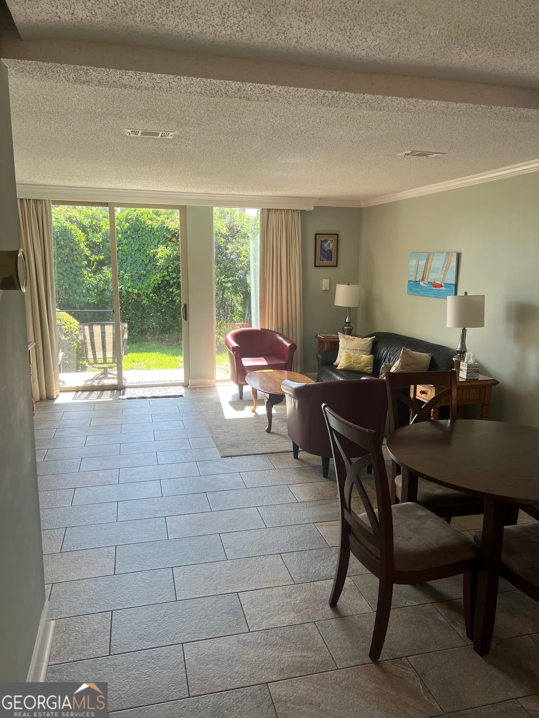 2 bedroom, 1 bathroom, 988 sq ft condominium for sale at 1175 N Beachview Drive, Jekyll Island, GA 31527 — photo 4