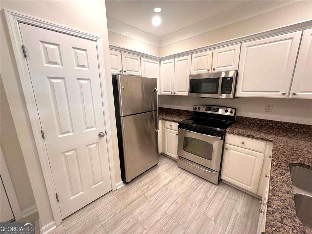 1 bedroom, 1 bathroom, 690 sq ft condominium for rent at 1110 Westchester Ridge, Atlanta, GA 30329 for $1,550 a month — photo 6