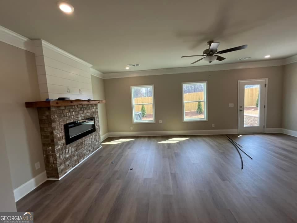 3 bedroom, 2.5 bathroom, 1,969 sq ft townhouse for sale at 11 Creekside Commons Drive, Hoschton, GA 30548 — photo 10