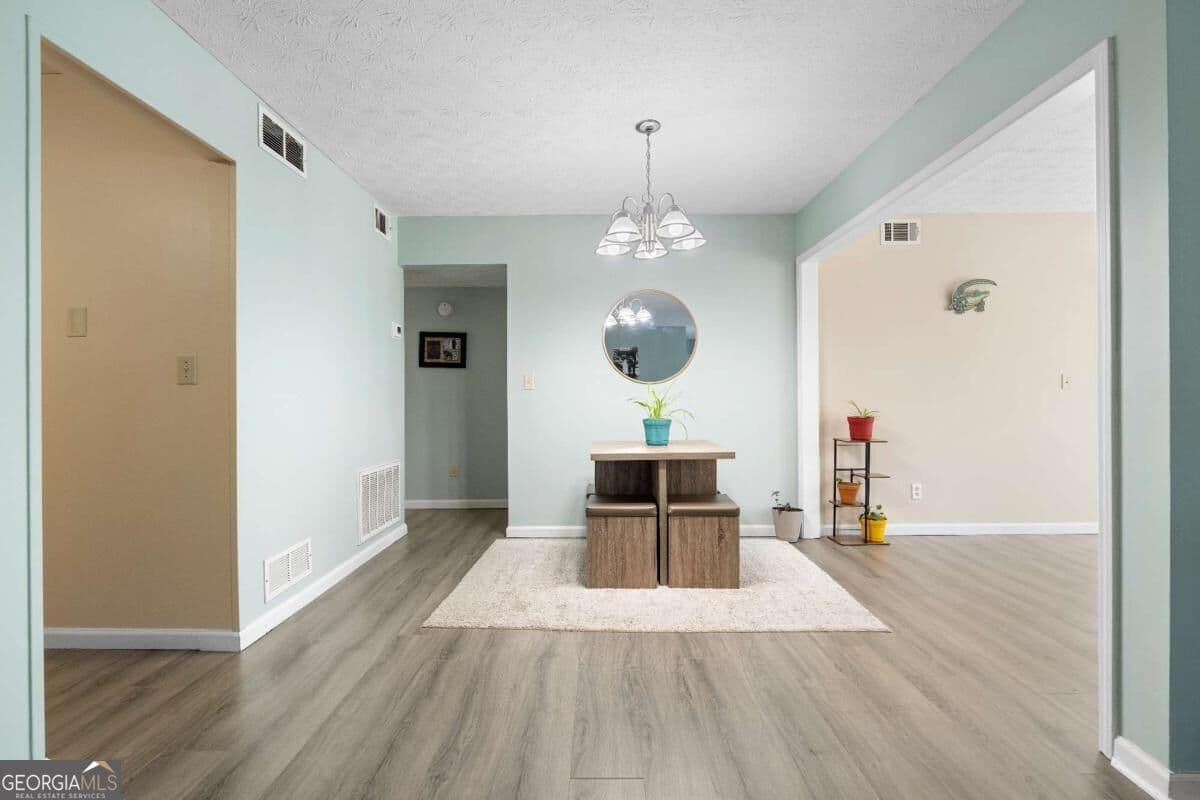 2 bedroom, 2 bathroom, 1,182 sq ft condominium for sale at 5077 Woodridge Way, Tucker, GA 30084 — photo 9