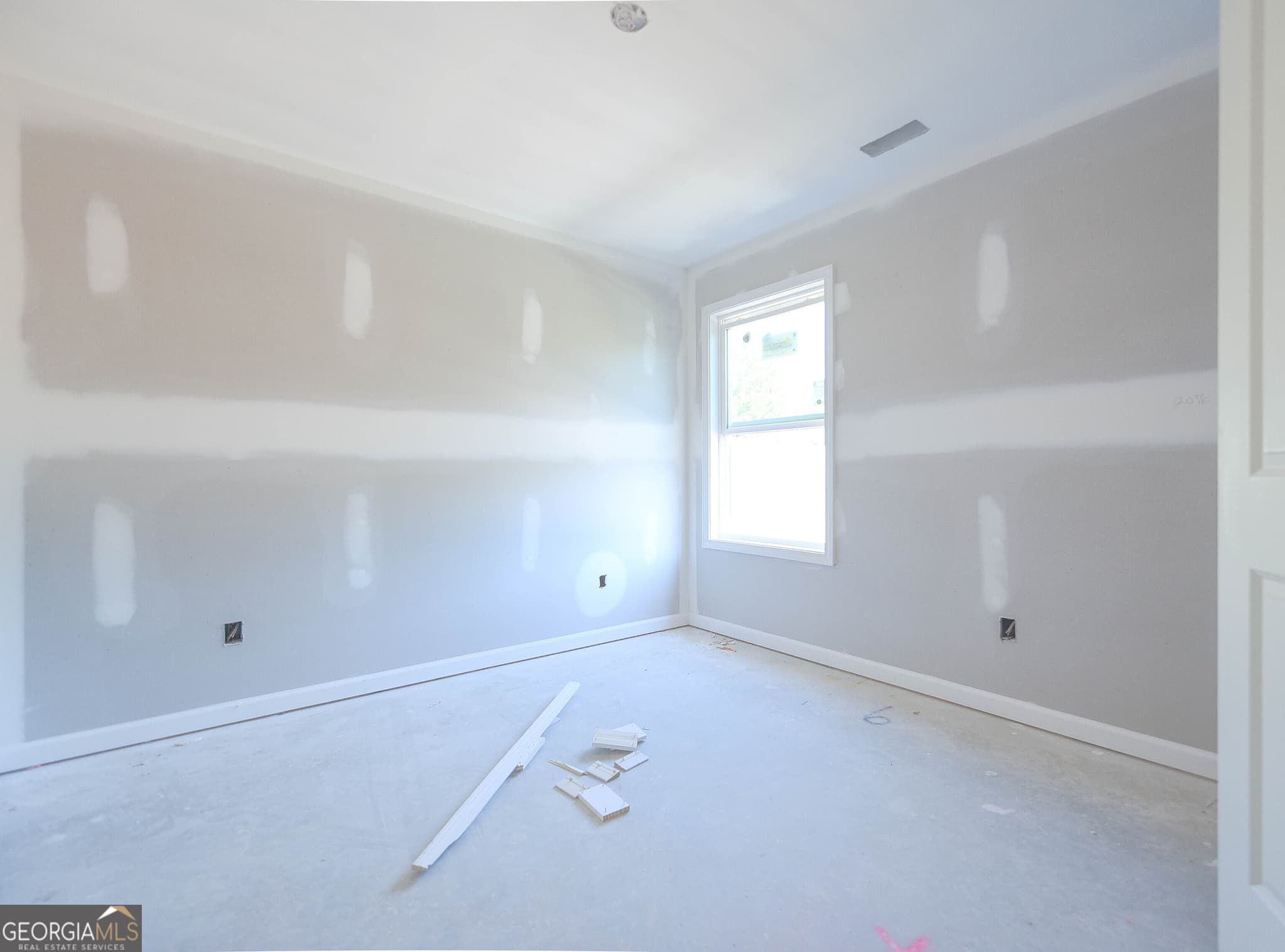 3 bedroom, 2 bathroom, 1,685 sq ft single family residence for sale at 116 Fuller Court, Grantville, GA 30220 — photo 7