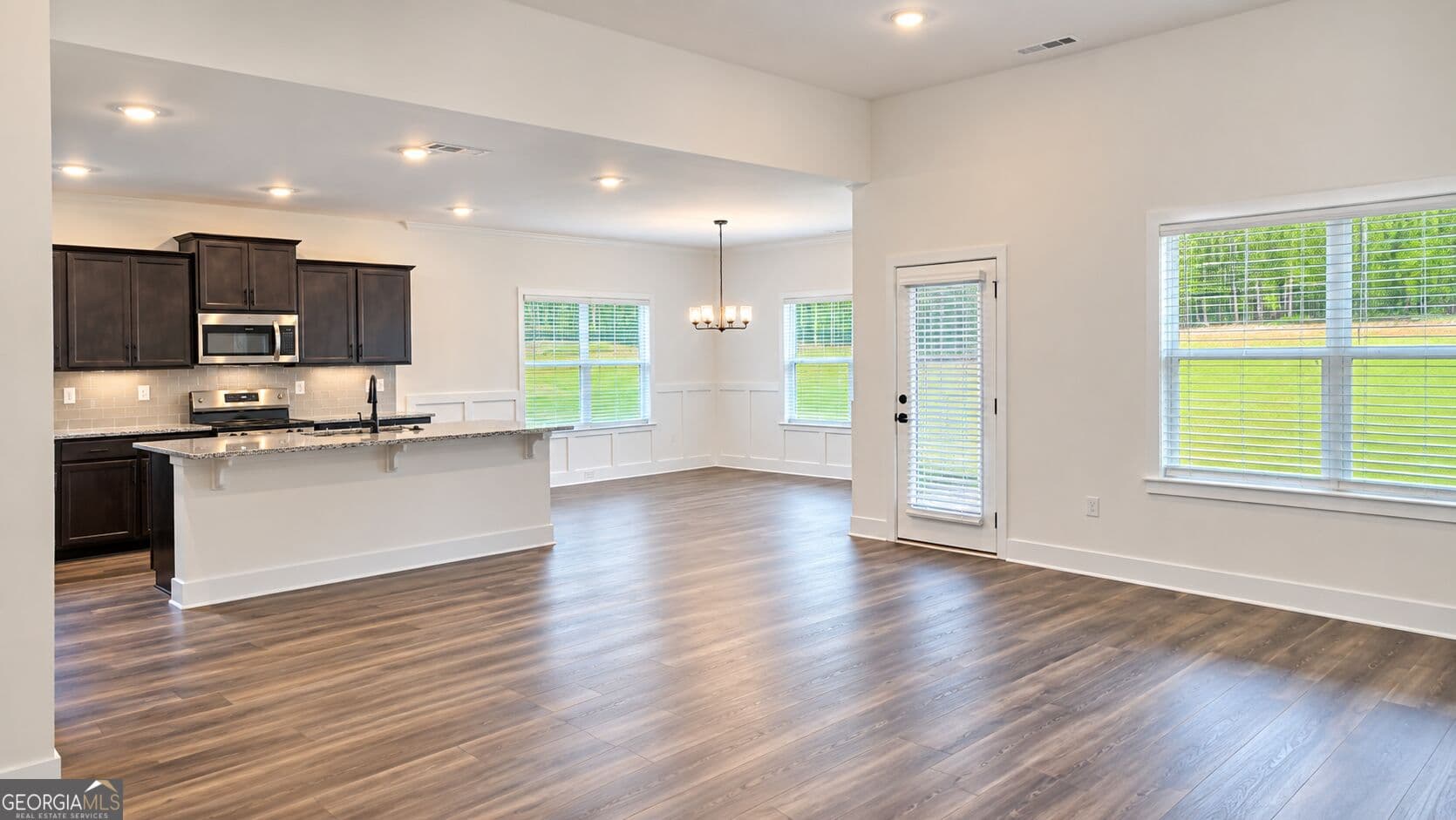 4 bedroom, 2.5 bathroom, 2,505 sq ft single family residence for sale at 217 Great Waters Lane, Macon, GA 31220 — photo 10