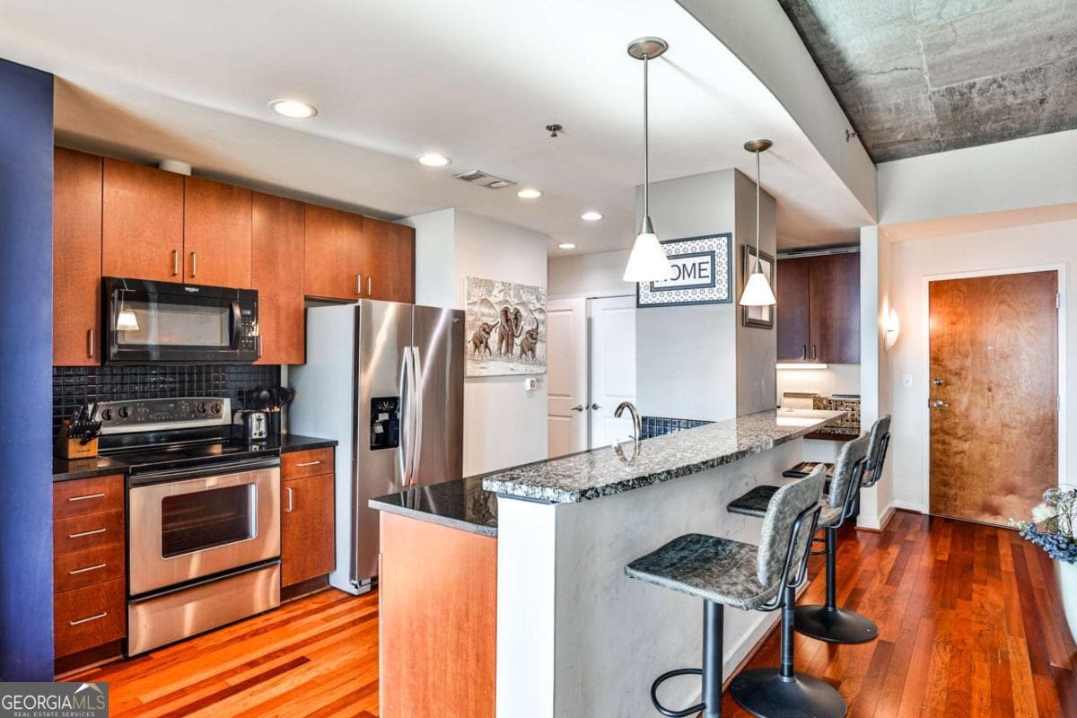 1 bedroom, 1 bathroom, 779 sq ft condominium for sale at 250 Pharr Road 712, Atlanta, GA 30305 — photo 6