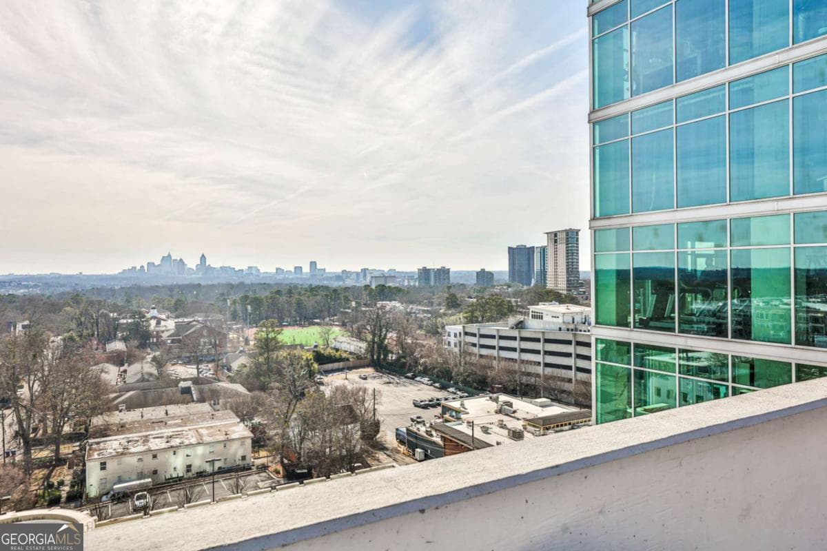 1 bedroom, 1 bathroom, 779 sq ft condominium for sale at 250 Pharr Road 712, Atlanta, GA 30305 — photo 5