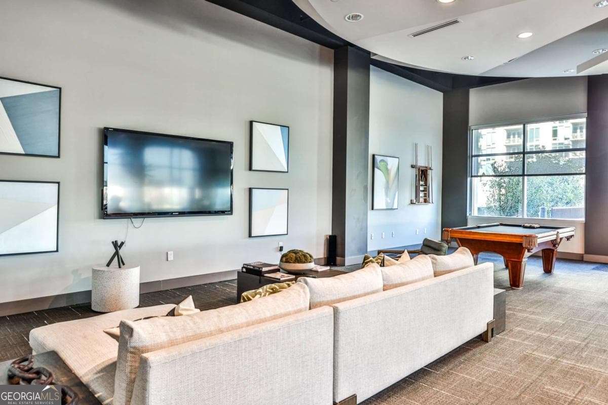 1 bedroom, 1 bathroom, 779 sq ft condominium for sale at 250 Pharr Road 712, Atlanta, GA 30305 — photo 4