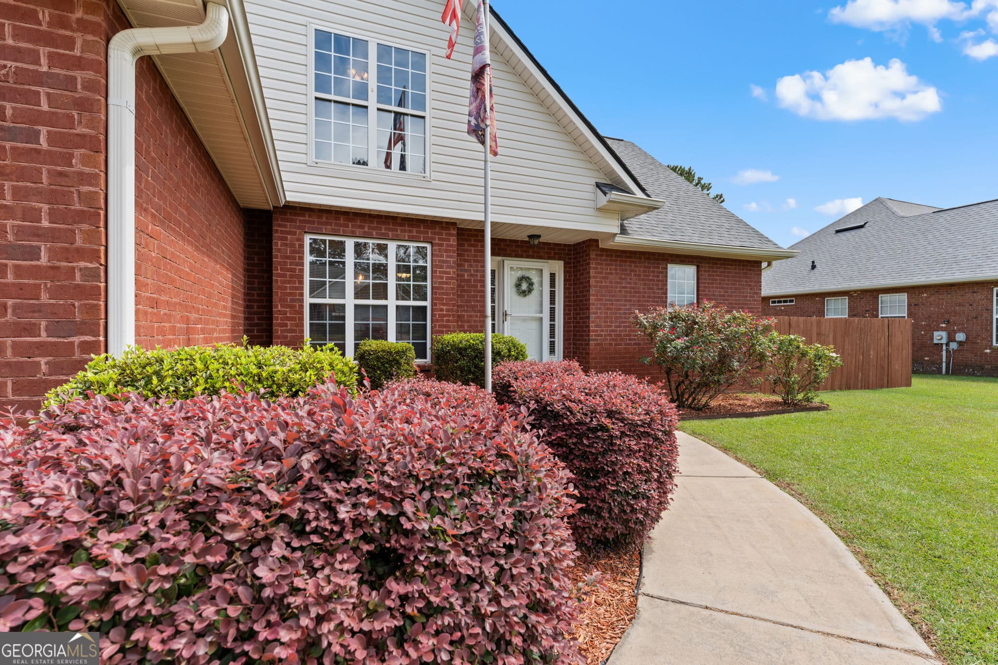 5 bedroom, 3 bathroom, 2,358 sq ft single family residence for sale at 318 Christopher Luke Circle, Perry, GA 31069 — photo 3