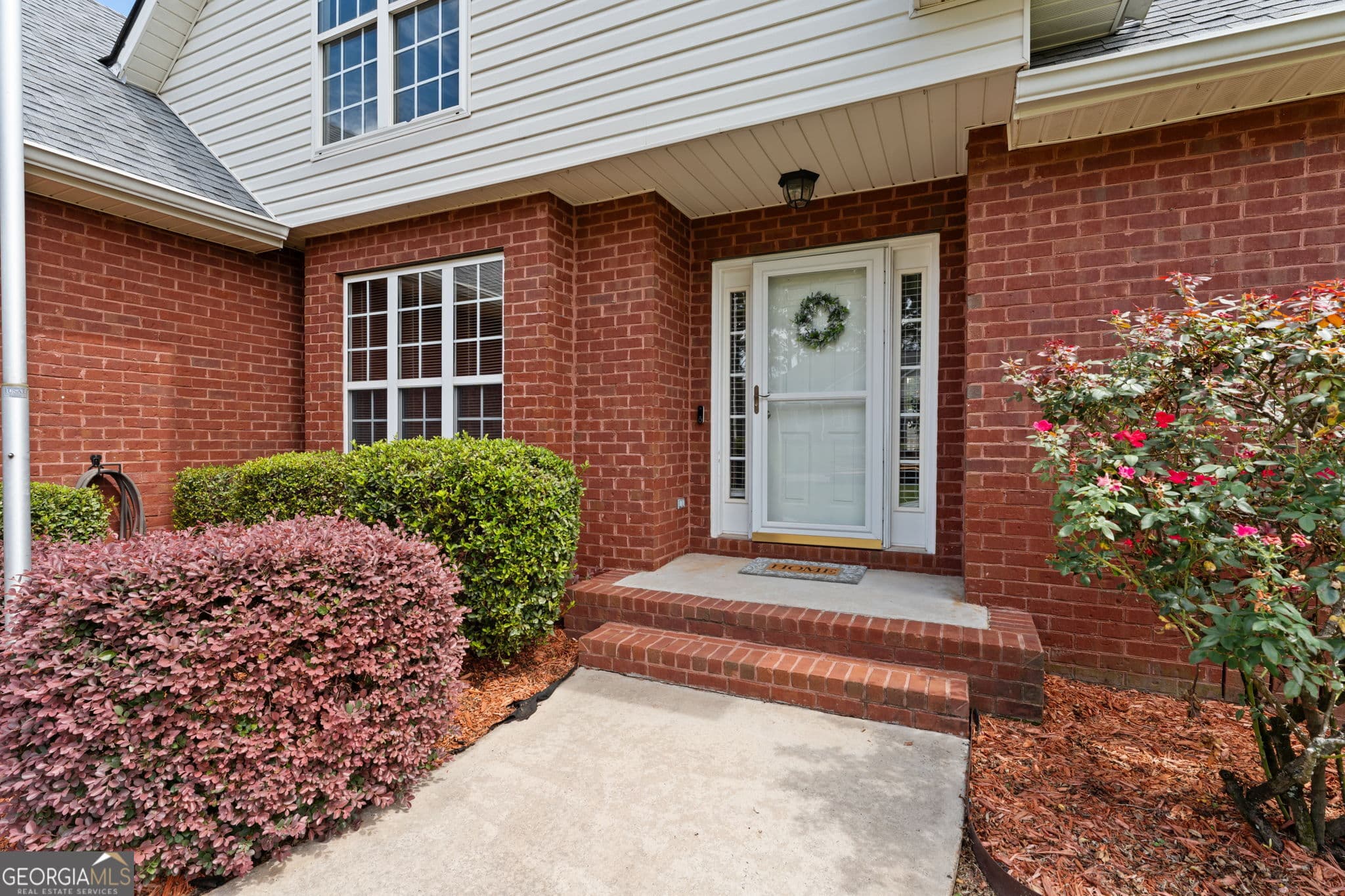 5 bedroom, 3 bathroom, 2,358 sq ft single family residence for sale at 318 Christopher Luke Circle, Perry, GA 31069 — photo 4