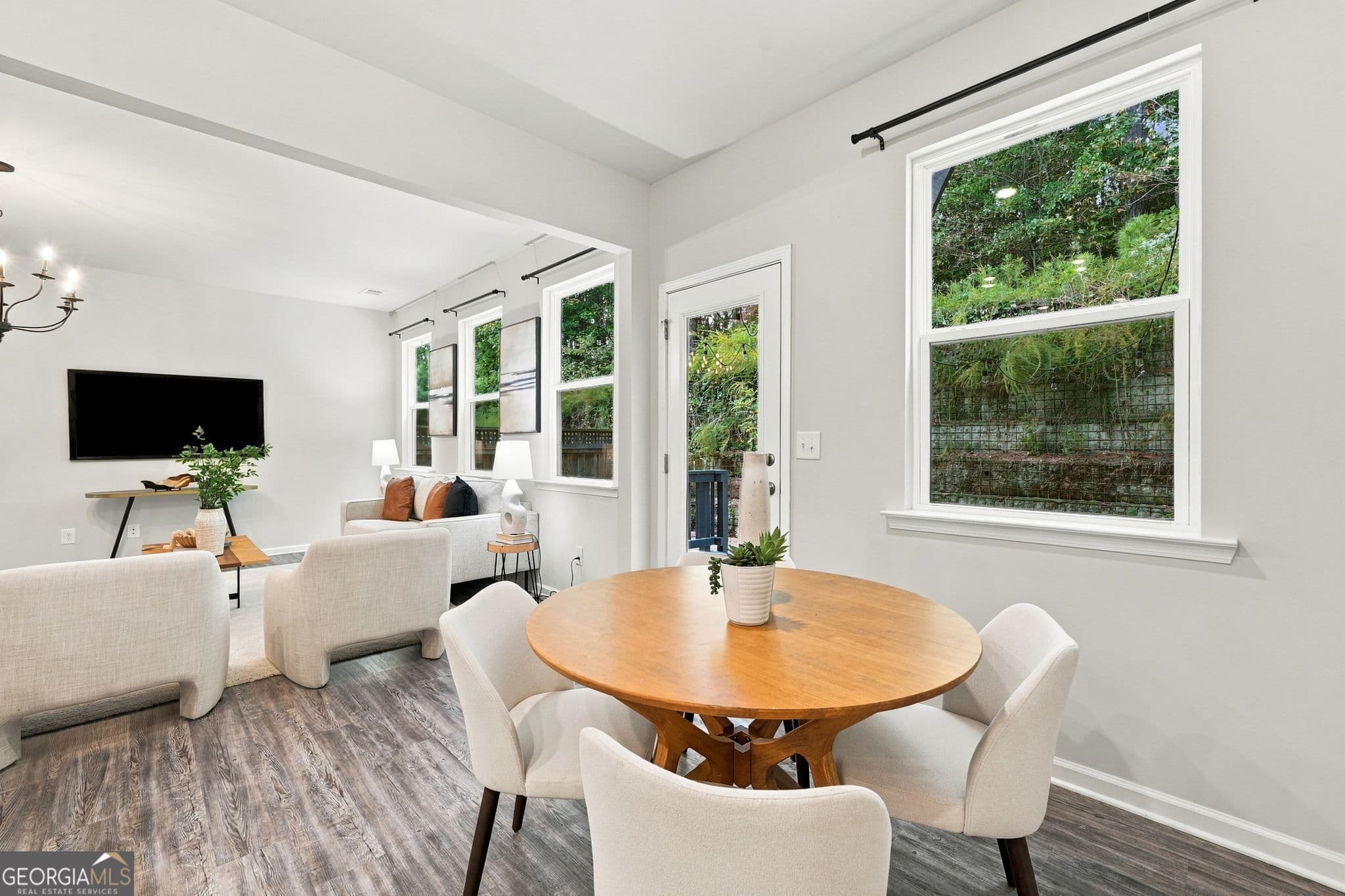 3 bedroom, 2.5 bathroom, 1,804 sq ft single family residence for sale at 157 Terrace Walk, Woodstock, GA 30189 — photo 8