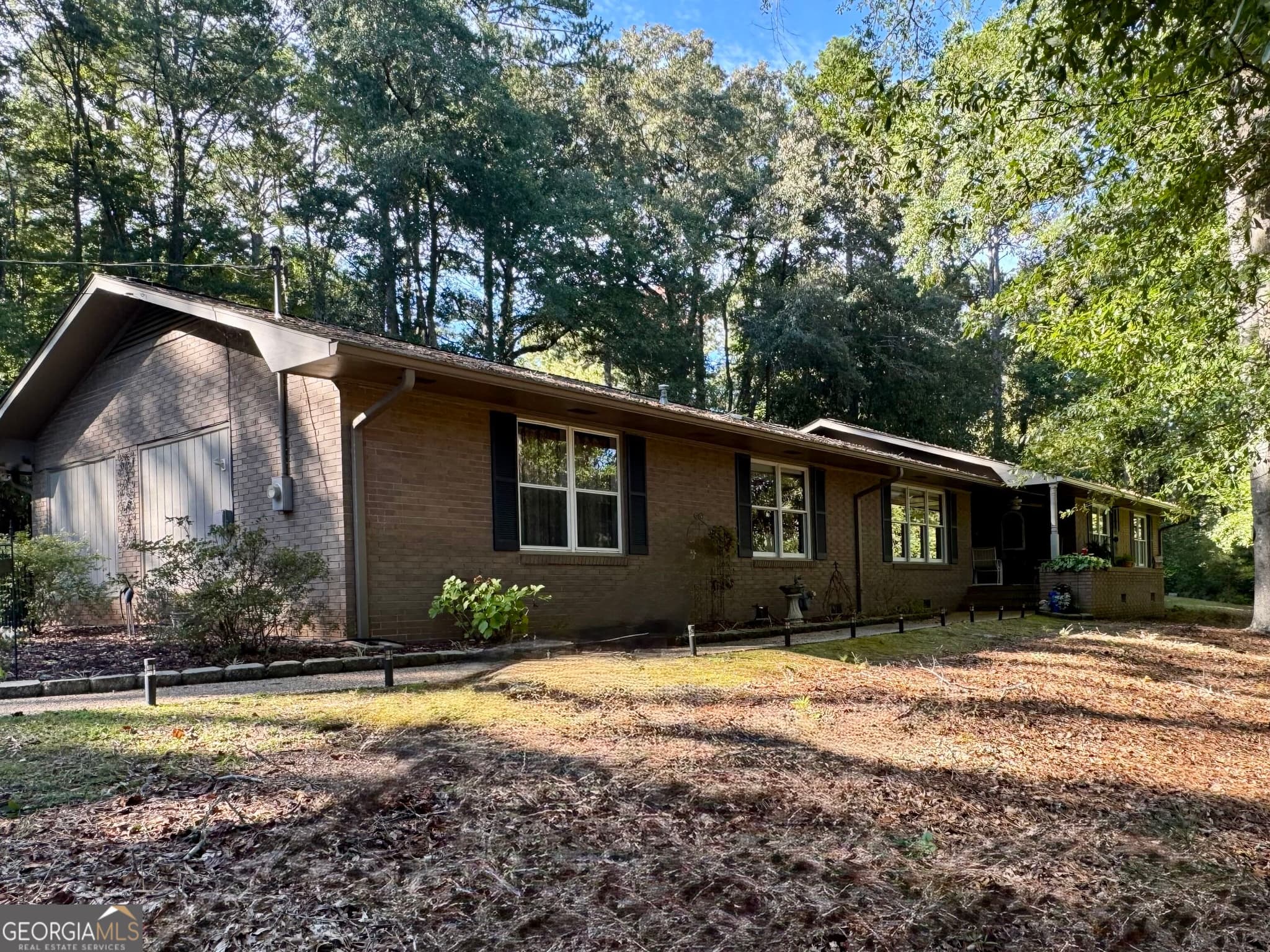 3 bedroom, 2 bathroom, 2,046 sq ft single family residence for sale at 1100 Phelps Road, Greensboro, GA 30642 — photo 2