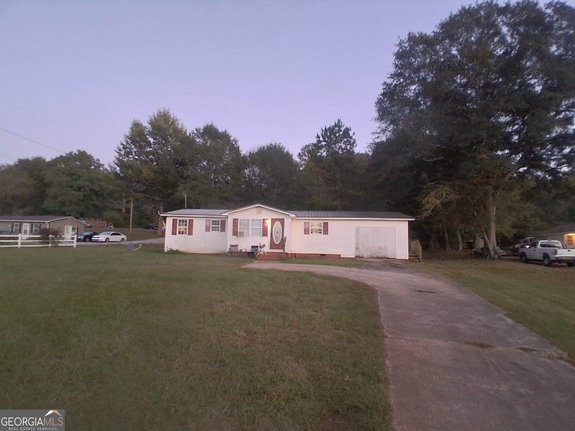 3 bedroom, 2 bathroom, 1,204 sq ft single family residence for sale at 1958 S 100 Highway, Bowdon, GA 30108