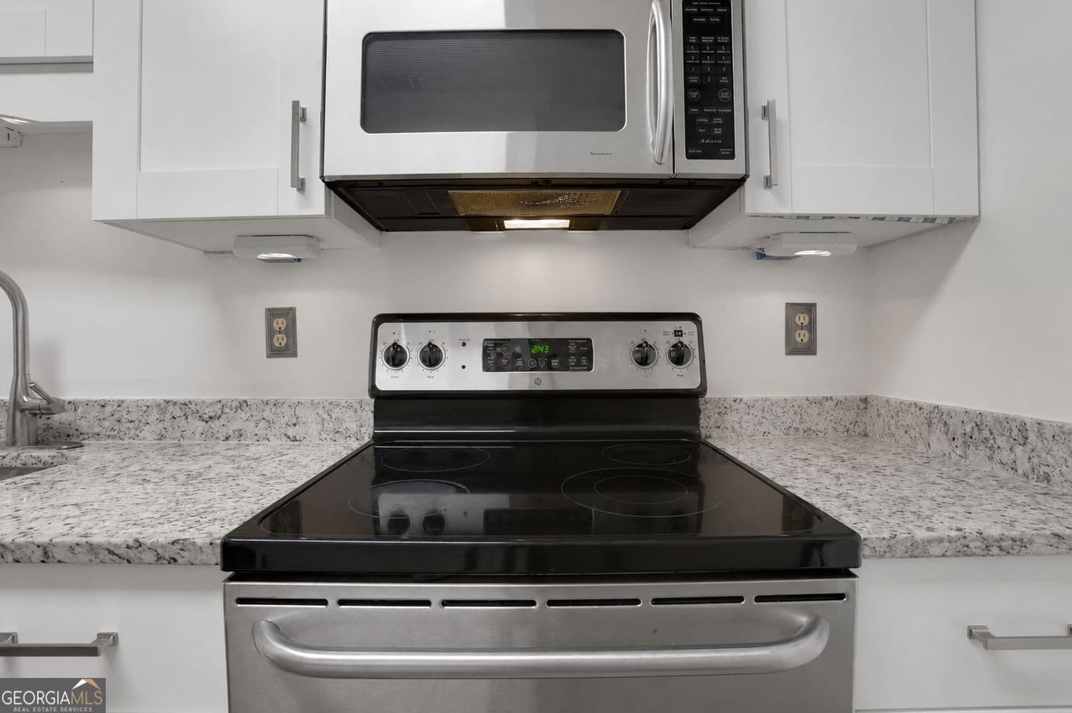 2 bedroom, 2 bathroom, 1,182 sq ft condominium for sale at 3843 Woodridge Way, Tucker, GA 30084 — photo 7