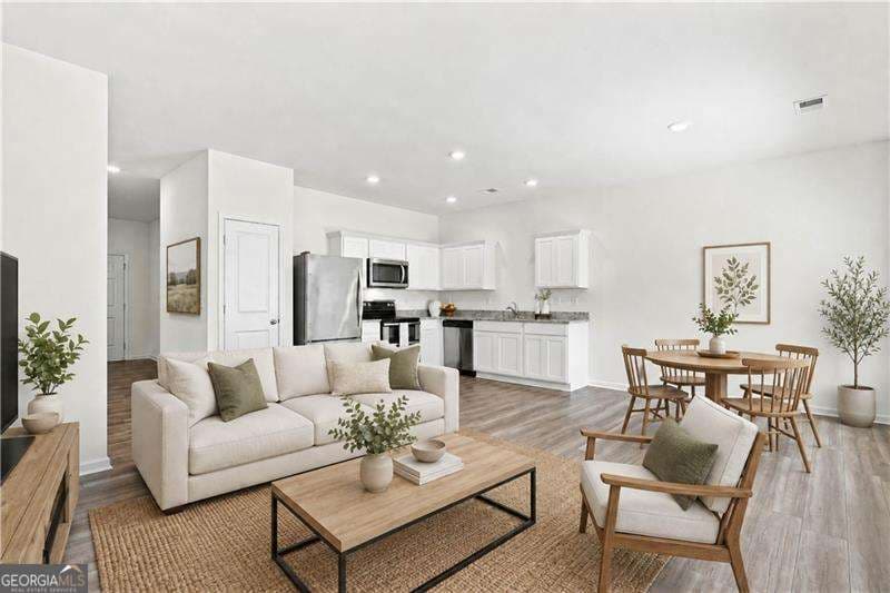 2 bedroom, 2.5 bathroom, 1,420 sq ft townhouse for sale at 1052 Paddington Drive, Cartersville, GA 30120 — photo 3