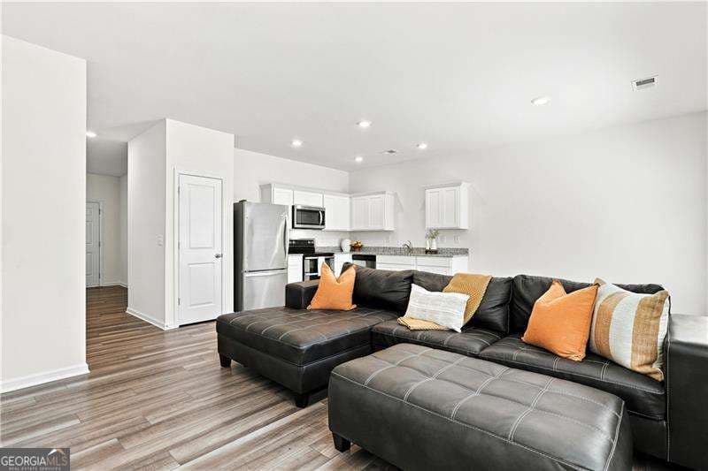 2 bedroom, 2.5 bathroom, 1,420 sq ft townhouse for sale at 1052 Paddington Drive, Cartersville, GA 30120 — photo 8