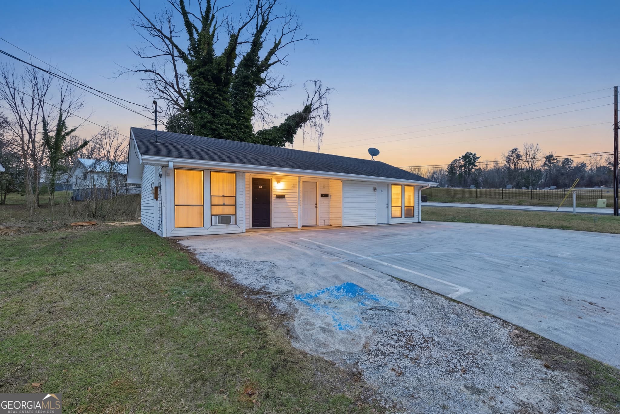 multi family,duplex for sale at 201 203 Remsdale Street, Toccoa, GA 30577 — photo 3