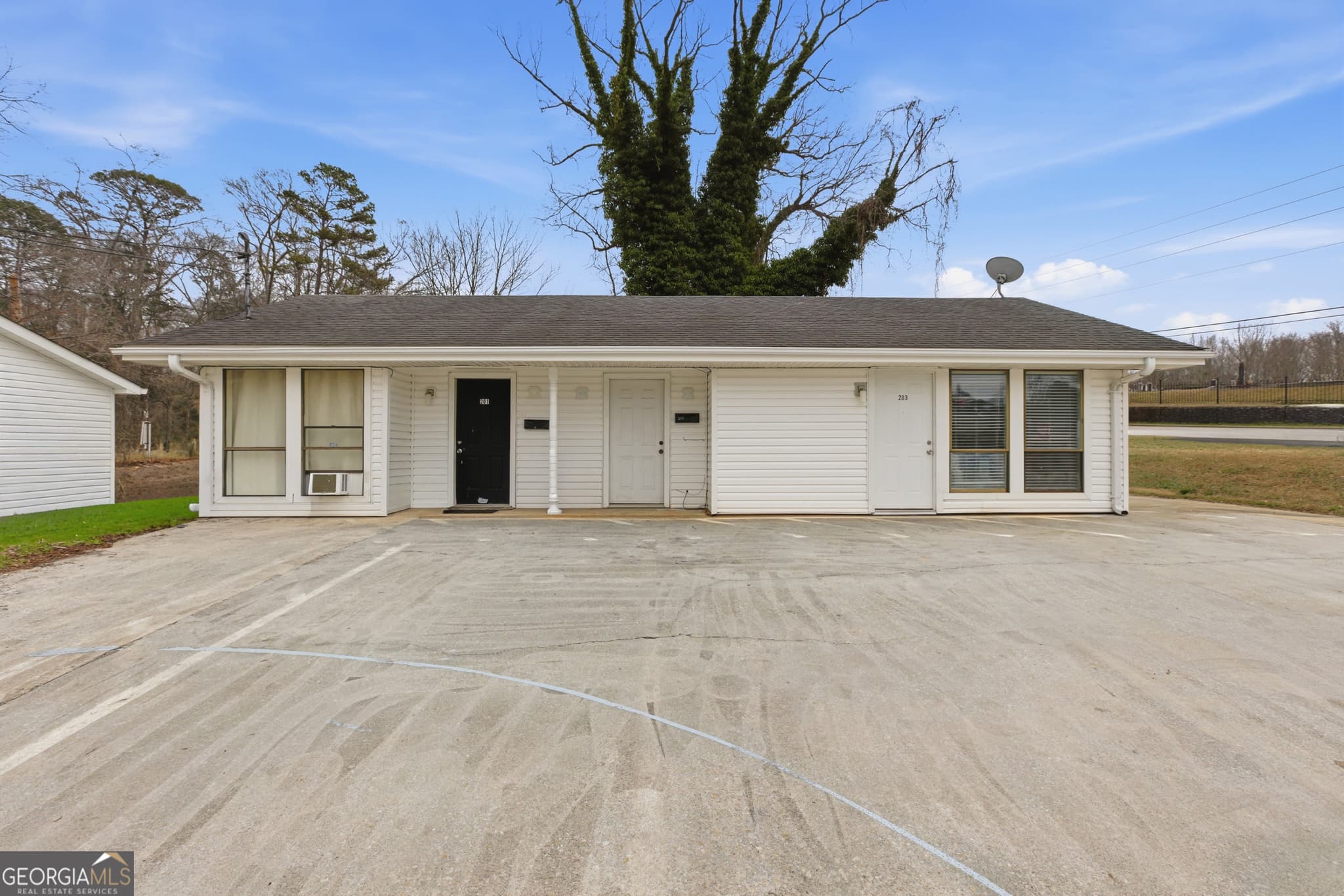 multi family,duplex for sale at 201 203 Remsdale Street, Toccoa, GA 30577 — photo 4