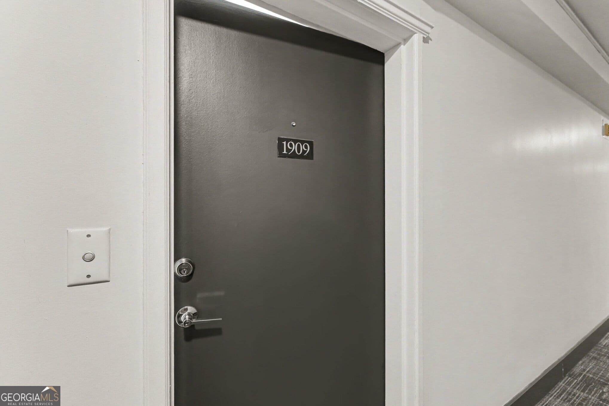 1 bedroom, 1 bathroom, 786 sq ft condominium for sale at 620 PEACHTREE Street 1909, Atlanta, GA 30308 — photo 6