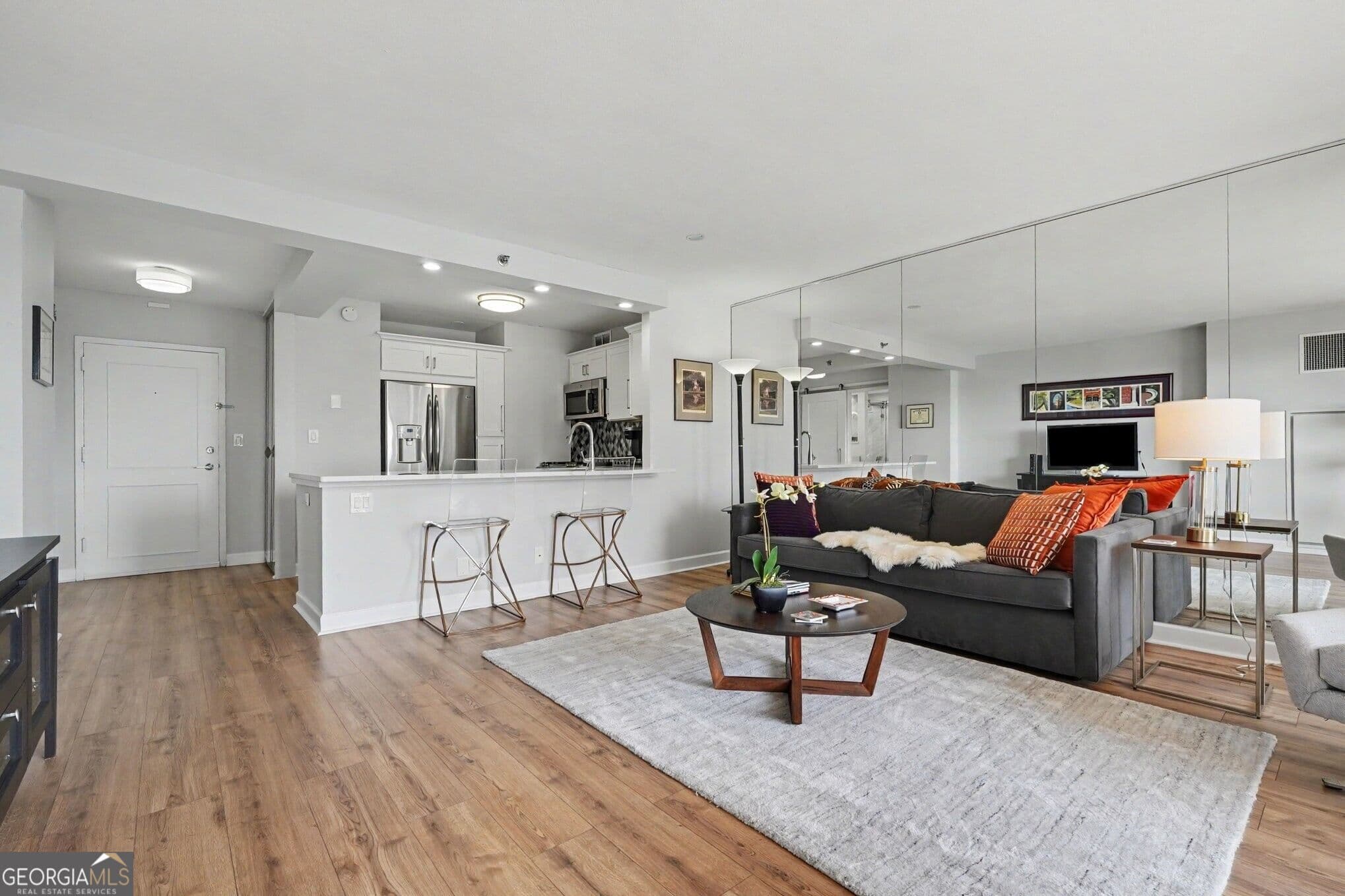 1 bedroom, 1 bathroom, 786 sq ft condominium for sale at 620 PEACHTREE Street 1909, Atlanta, GA 30308 — photo 10