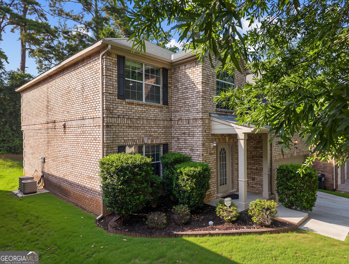 4 bedroom, 2.5 bathroom, 2,788 sq ft single family residence for sale at 3781 Sunbridge Drive, Snellville, GA 30039 — photo 3