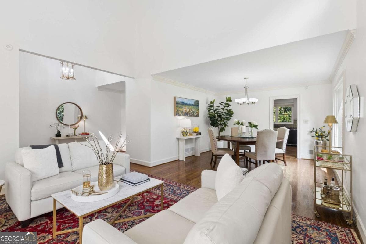 5 bedroom, 3.5 bathroom, 3,900 sq ft single family residence for sale at 440 Greenlaurel Drive, Sandy Springs, GA 30342 — photo 5