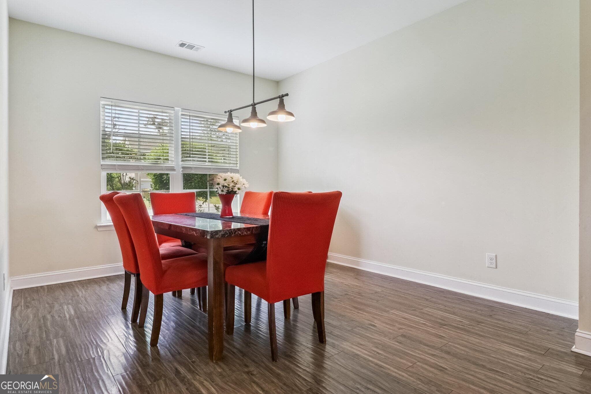 4 bedroom, 3 bathroom, 2,642 sq ft single family residence for sale at 135 Shelton Street, Richmond Hill, GA 31324 — photo 4