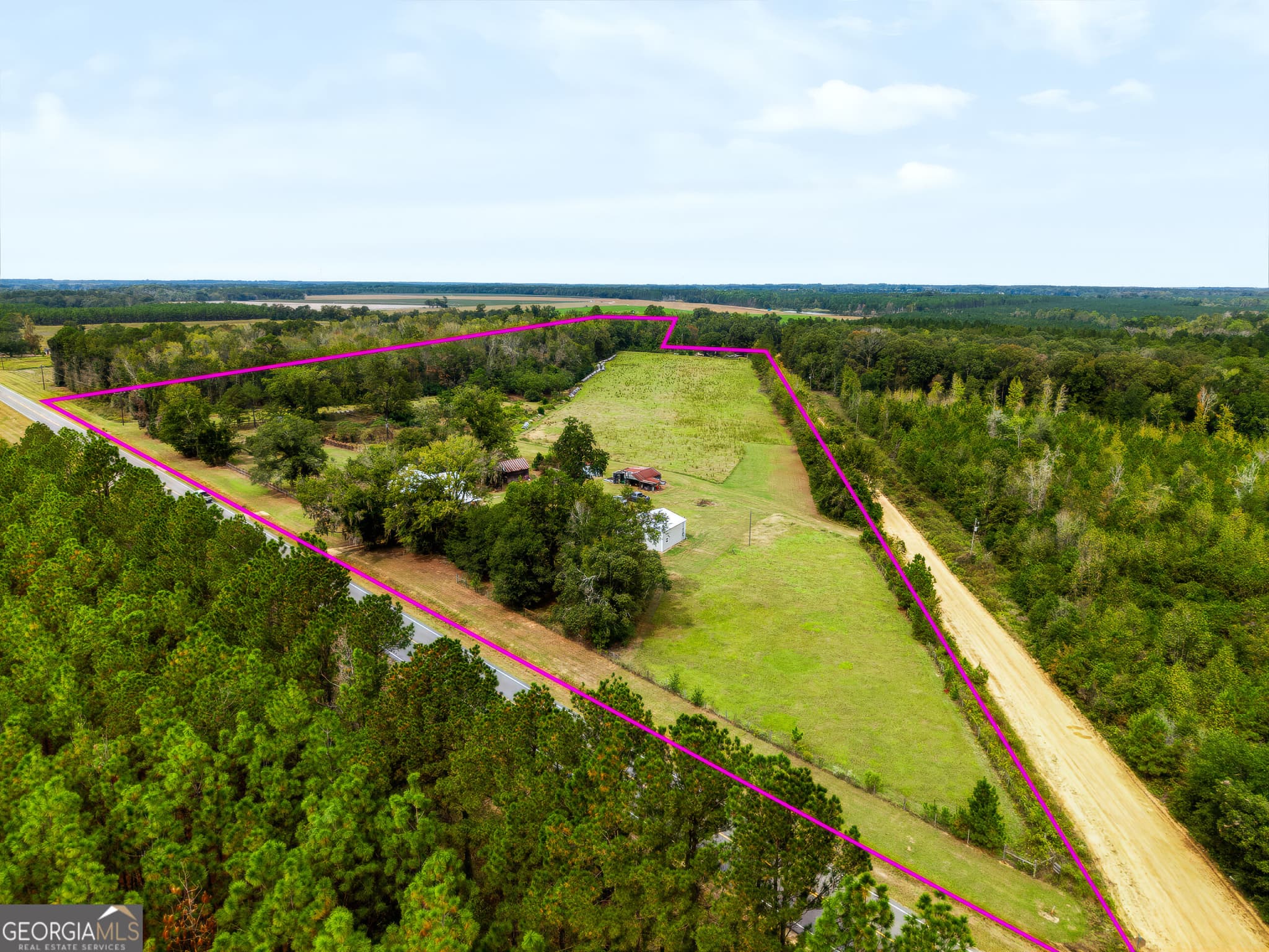 3 bedroom, 2 bathroom, 2,199 sq ft farm for sale at 863 Effingham Highway, Sylvania, GA 30467 — photo 2