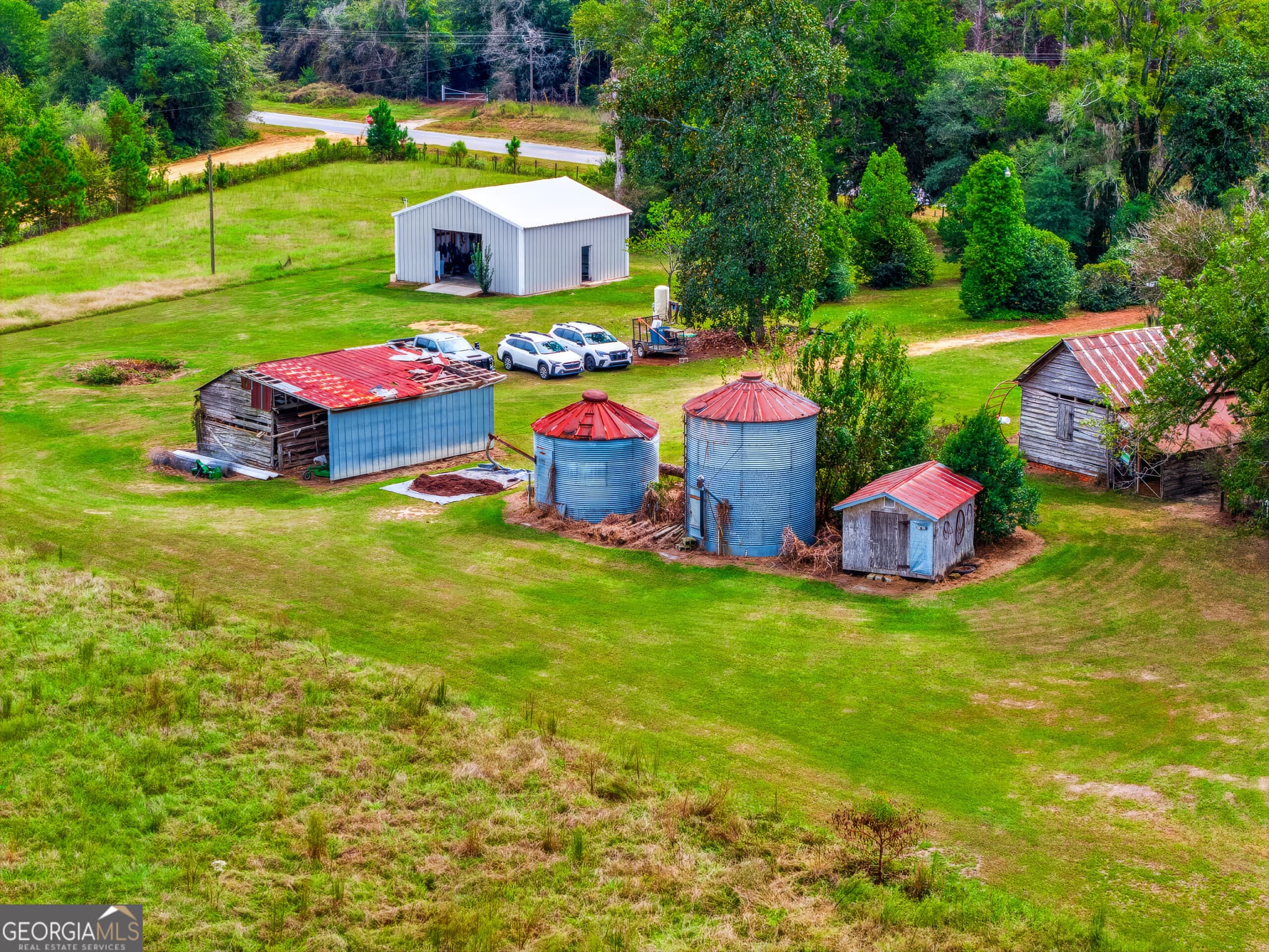 3 bedroom, 2 bathroom, 2,199 sq ft farm for sale at 863 Effingham Highway, Sylvania, GA 30467 — photo 4