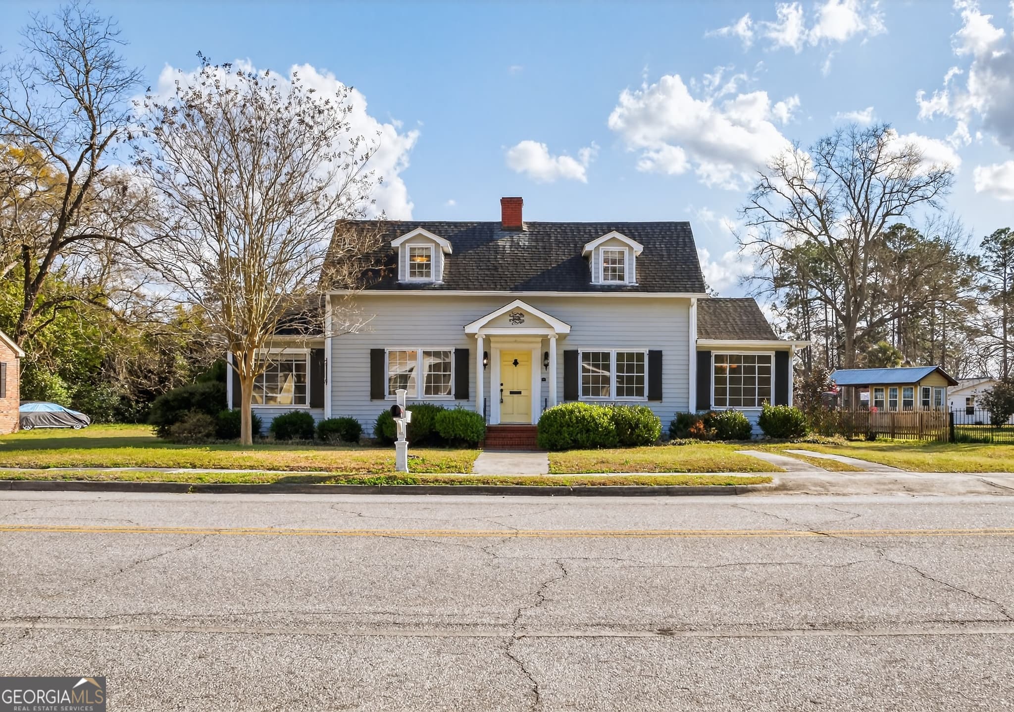 3 bedroom, 2 bathroom, 2,430 sq ft single family residence for sale at 606 W Liberty Street, Claxton, GA 30417 — photo 5