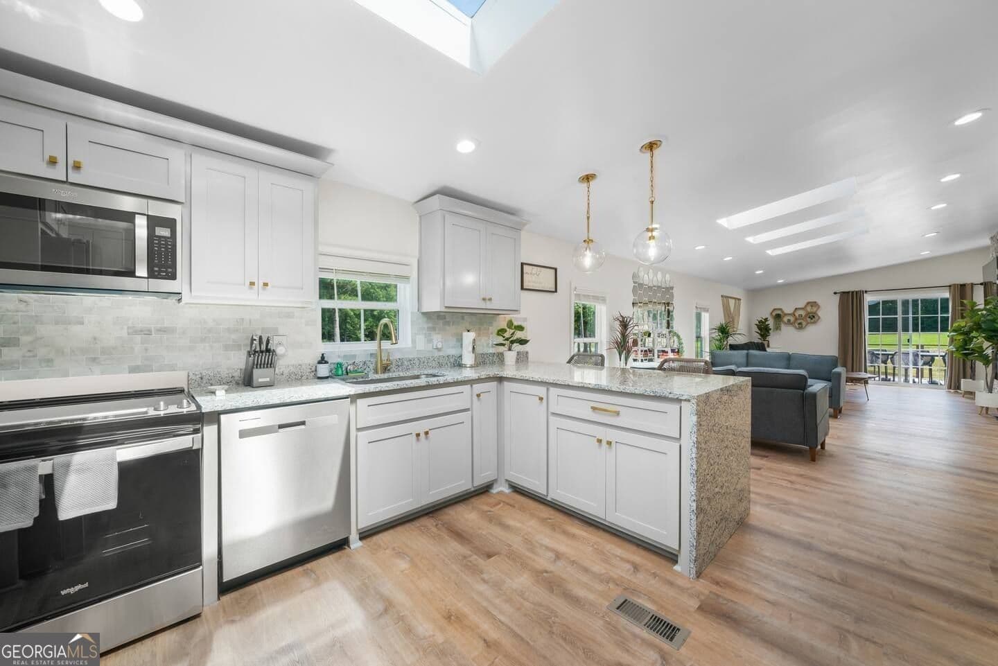 3 bedroom, 2 bathroom, 1,728 sq ft manufactured home,single family residence for sale at 163 Leonard Road, Lagrange, GA 30241 — photo 6