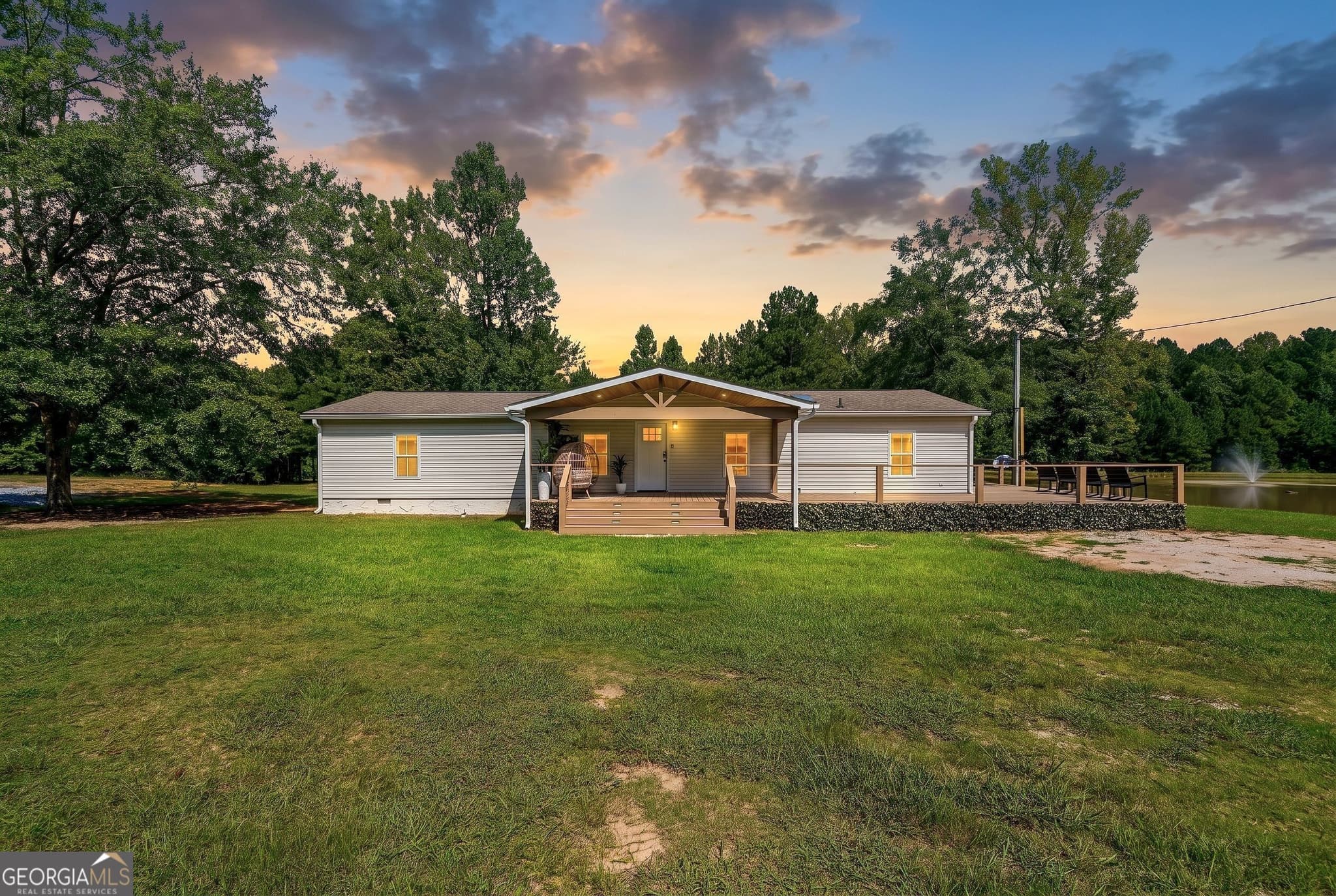 3 bedroom, 2 bathroom, 1,728 sq ft manufactured home,single family residence for sale at 163 Leonard Road, Lagrange, GA 30241 — photo 1 of 22
