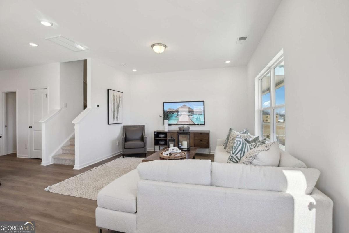 3 bedroom, 2.5 bathroom, 1,657 sq ft single family residence for sale at 805 Nova Trail 11, Riverdale, GA 30274 — photo 7