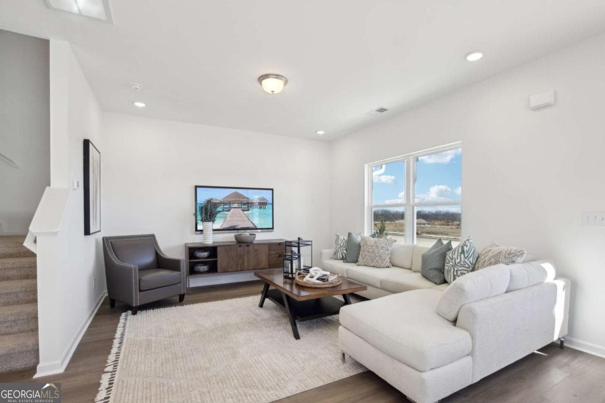 3 bedroom, 2.5 bathroom, 1,657 sq ft single family residence for sale at 805 Nova Trail 11, Riverdale, GA 30274 — photo 4