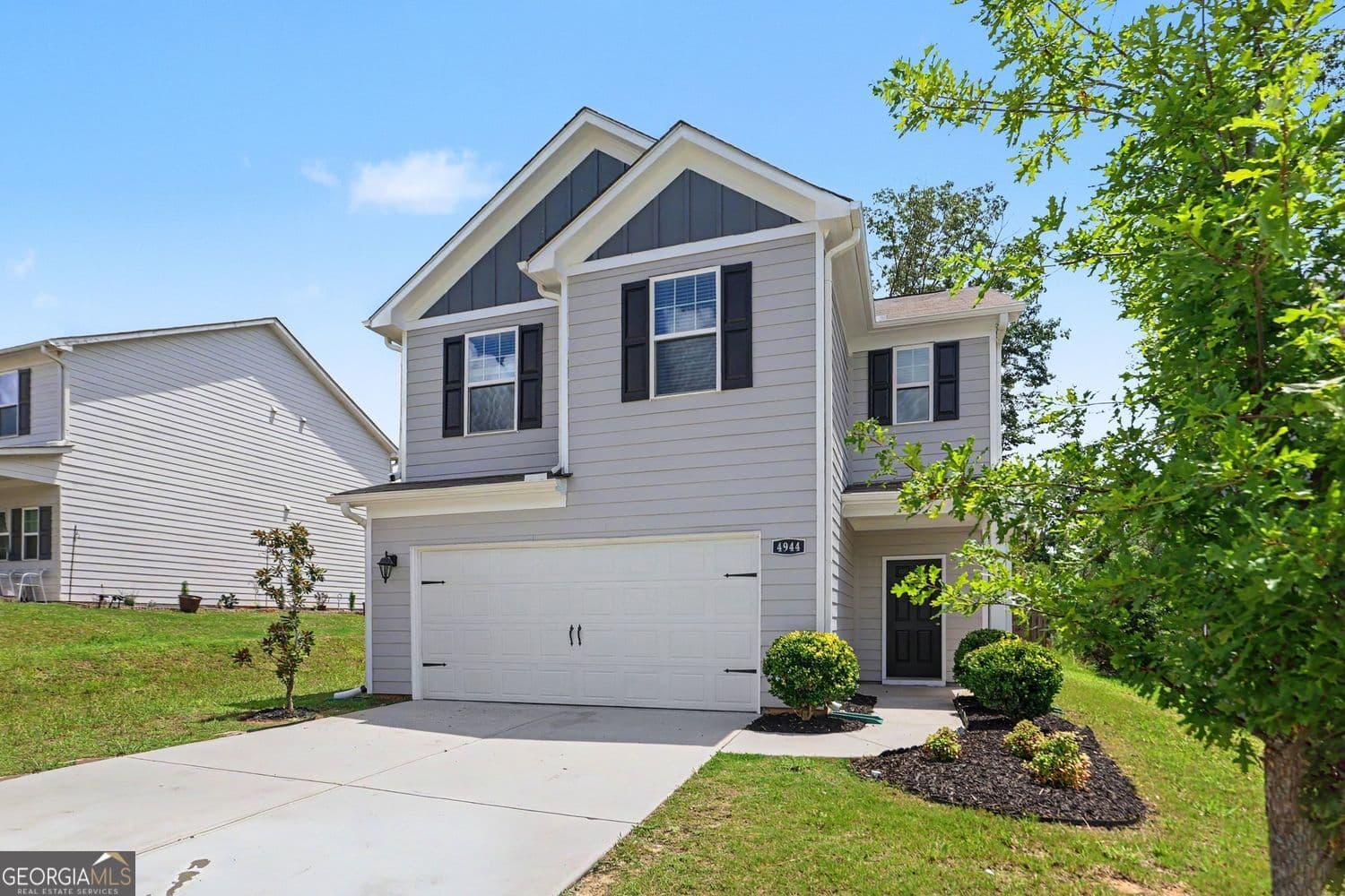 3 bedroom, 2.5 bathroom, 1,924 sq ft single family residence for sale at 4944 Bridle Run Trail, Douglasville, GA 30135 — photo 2