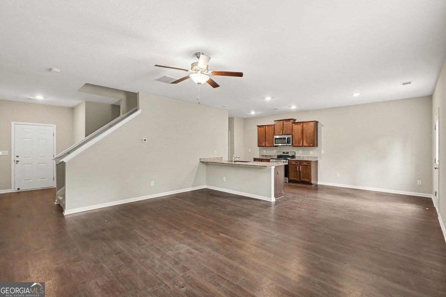 3 bedroom, 2.5 bathroom, 1,924 sq ft single family residence for sale at 4944 Bridle Run Trail, Douglasville, GA 30135 — photo 9