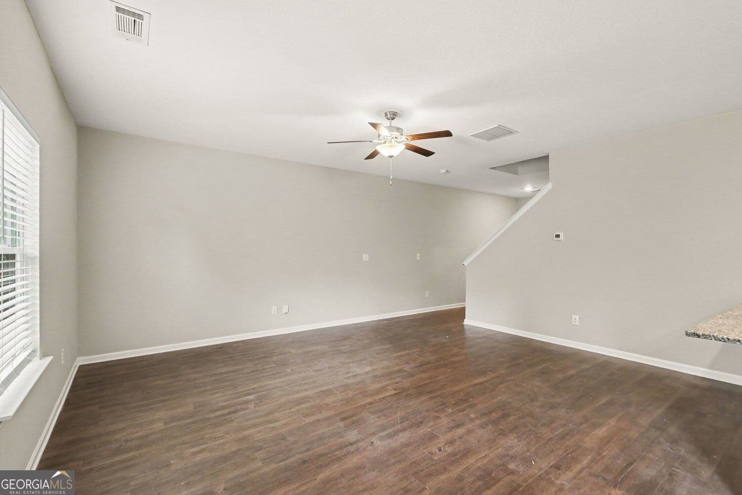 3 bedroom, 2.5 bathroom, 1,924 sq ft single family residence for sale at 4944 Bridle Run Trail, Douglasville, GA 30135 — photo 4