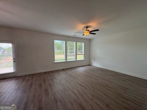 4 bedroom, 2.5 bathroom, 2,154 sq ft single family residence for sale at 126 Royal Tern Lane, Warner Robins, GA 31093 — photo 3