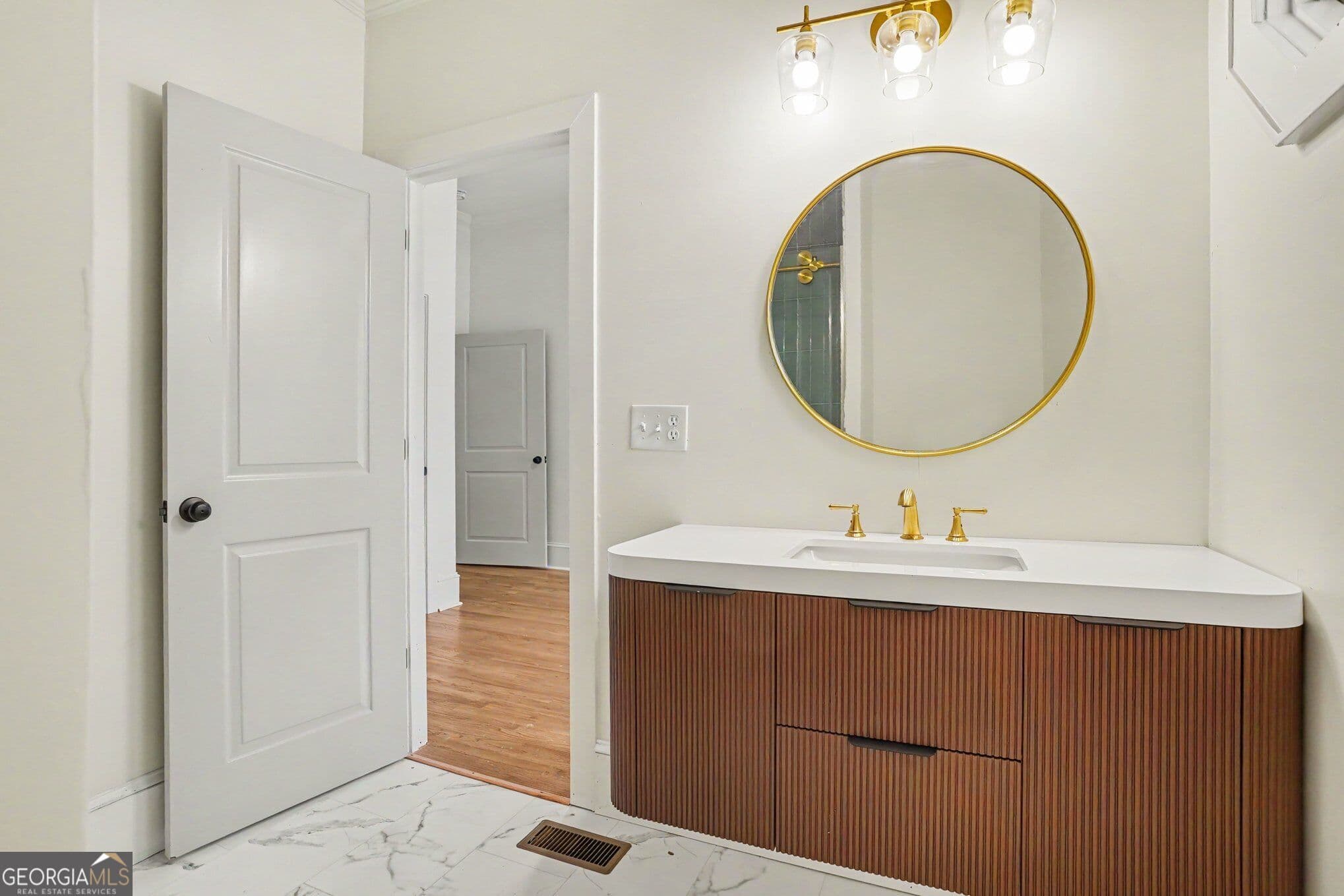 3 bedroom, 3 bathroom, 2,324 sq ft single family residence for sale at 117 Holmes Street, Barnesville, GA 30204 — photo 6