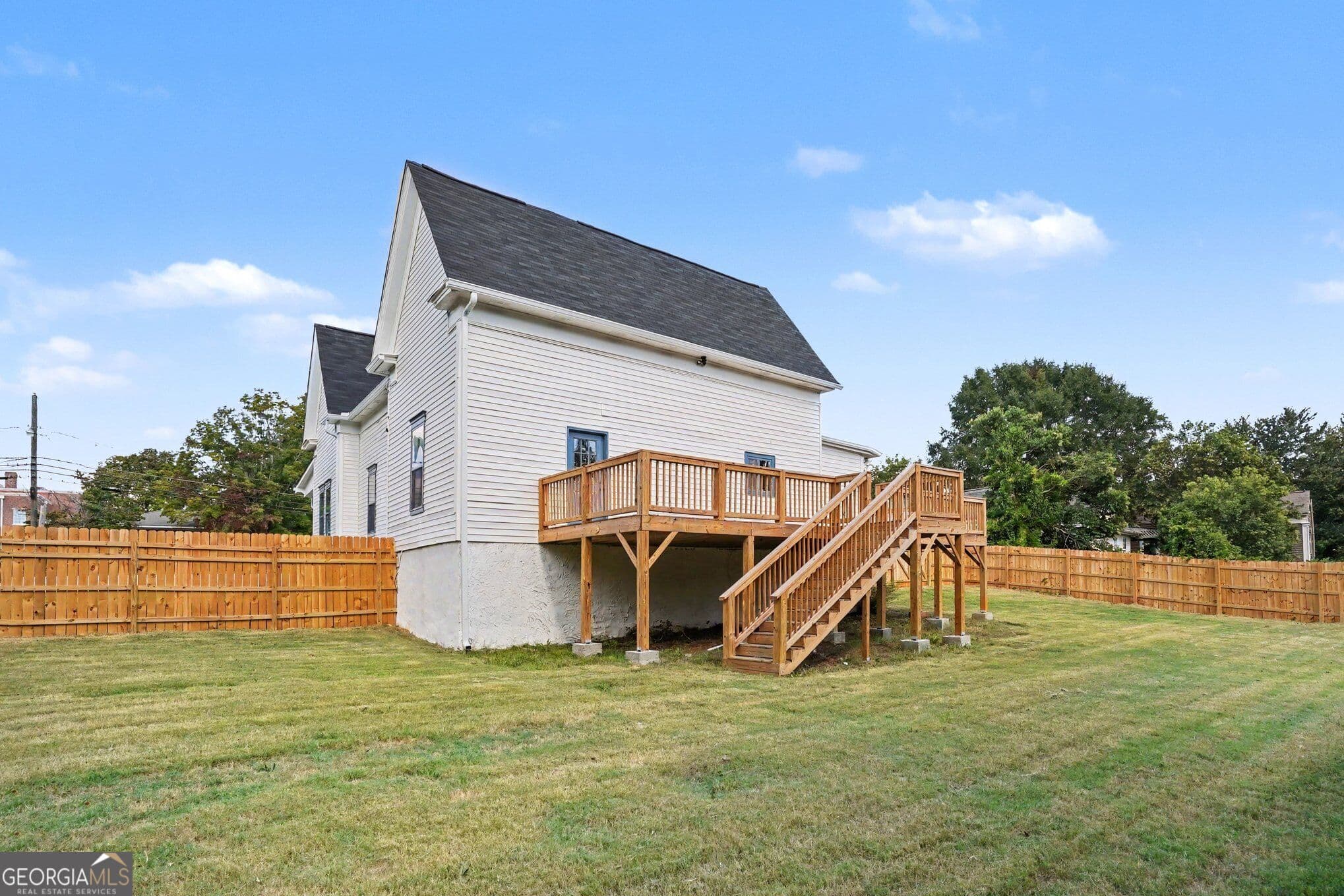 3 bedroom, 3 bathroom, 2,324 sq ft single family residence for sale at 117 Holmes Street, Barnesville, GA 30204 — photo 3