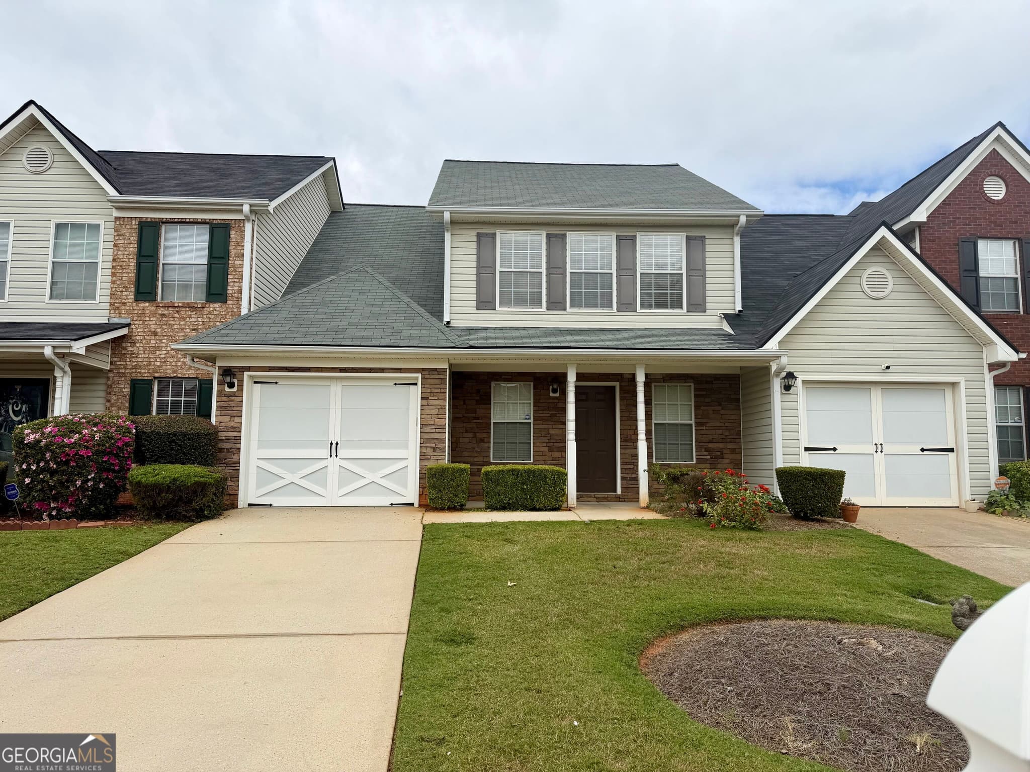 3 bedroom, 2.5 bathroom, 1,708 sq ft townhouse for sale at 2015 Village Run Drive, Mcdonough, GA 30252 — photo 2