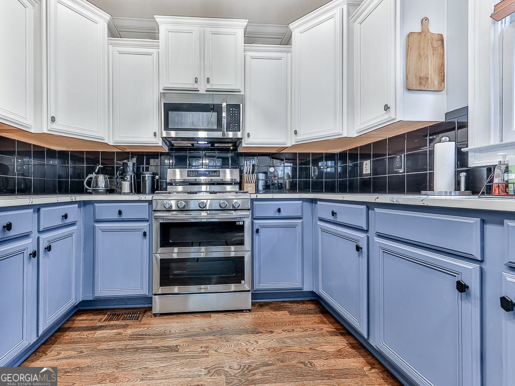 4 bedroom, 3.5 bathroom, 2,198 sq ft single family residence for sale at 925 Rice Street, Atlanta, GA 30318 — photo 10